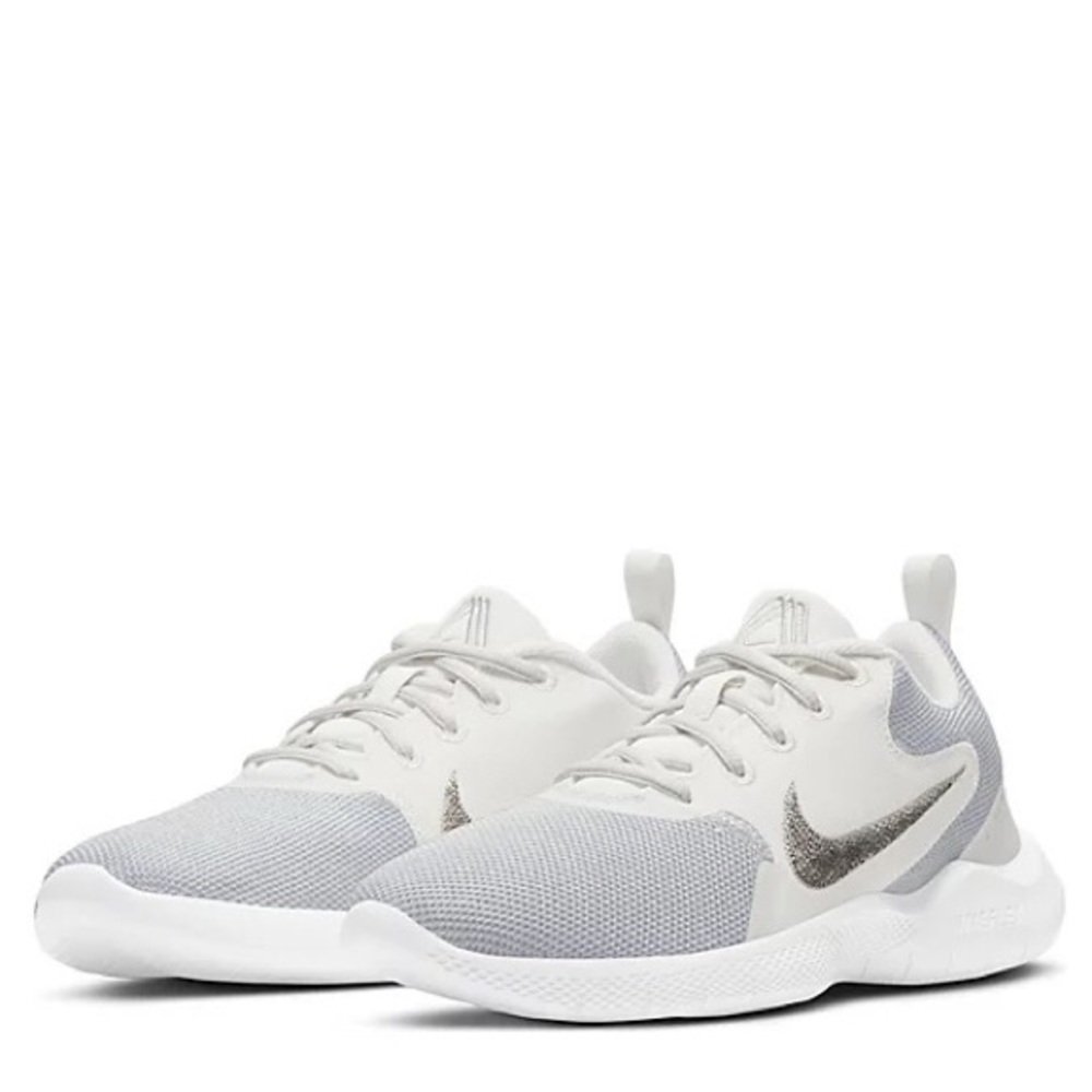 NWOB NIKE WOMENS FLEX EXPERIENCE 10 RUNNING SHOE - WHITE